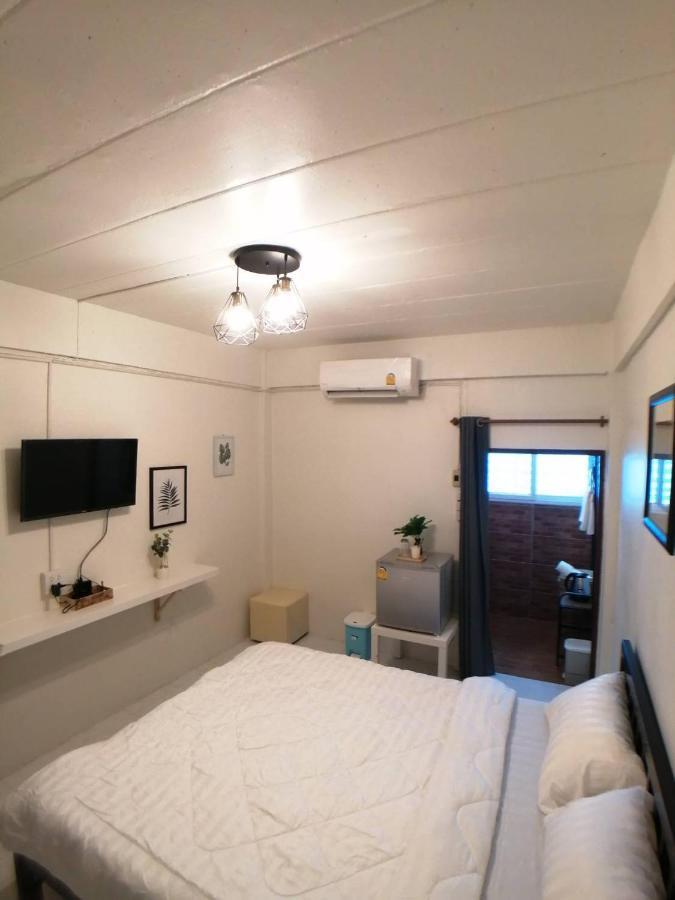 Gogoal Latkrabang Apartment Банкок Екстериор снимка